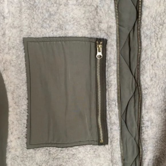 Free People - Rivington Olive Green and Ivory Sherpa Jacket Small S - Picture 11 of 11